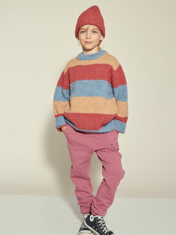 wełniany sweter dziecięcy, dla dziecka, kolorowy sweter, w pasy, na zimę, ciepły, spodnie dresowe różowe, malinowe, joggersy dziecięce