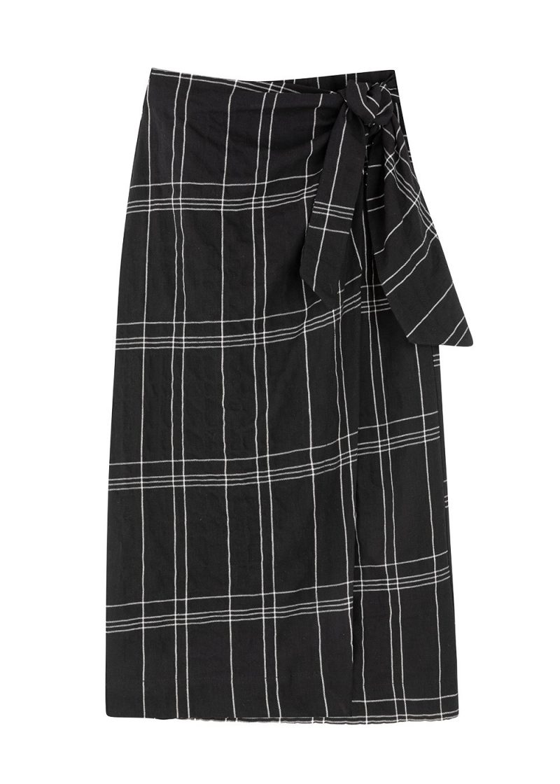 spódnica damska kopertowa, czarna, bawełniana, wiązana w pasie, z rozcięciem, długa, w kratkę, kratę