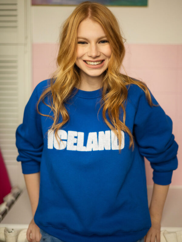 niebieska bluza damska z haftem Iceland, ciepła damska bluza dzianinowa z nadrukiem Iceland
