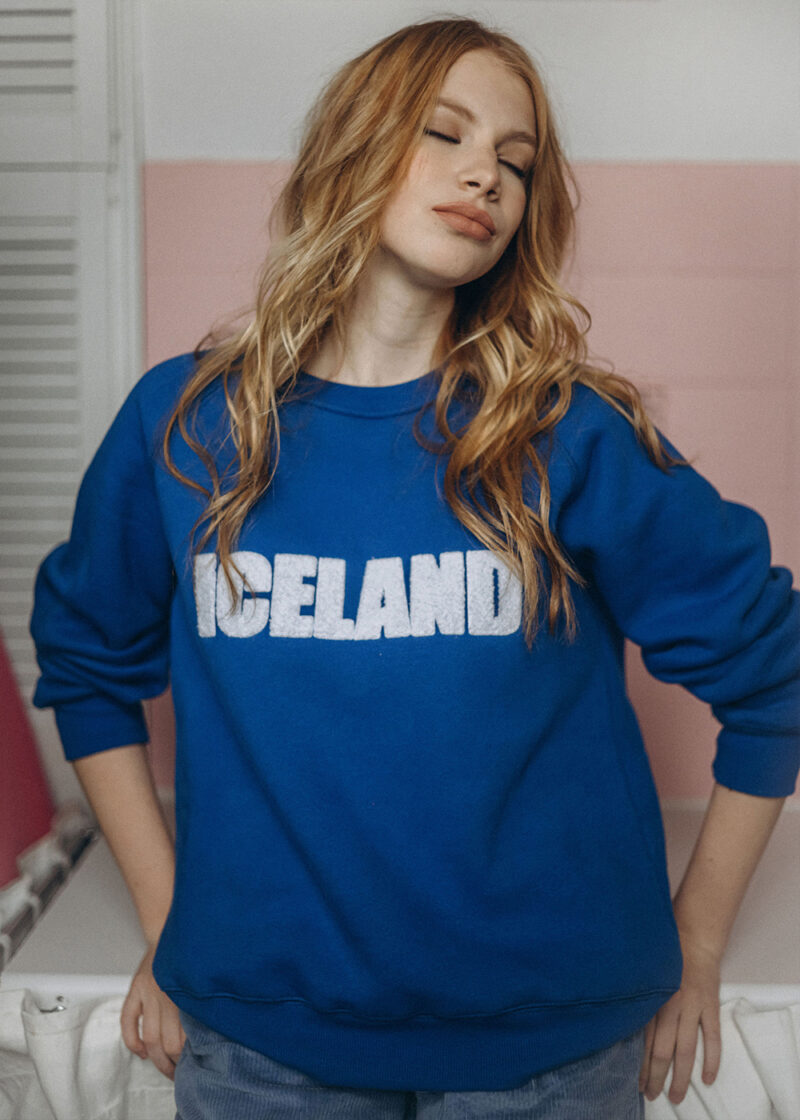 damska bluza z nadrukiem Iceland, niebieska bluza dzianinowa z haftem chenille