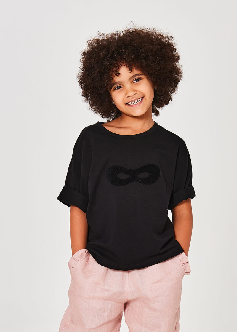 czarny t-shirt z maska zorro, czarna dziecięca koszulka