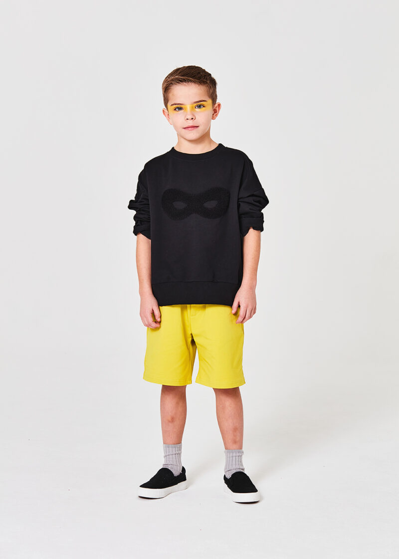 czarna bluza chłopięca, bluza bawełniana dla dziecka, w czarny kolorze, z wyhaftowana maska, z nadrukiem maski zorro