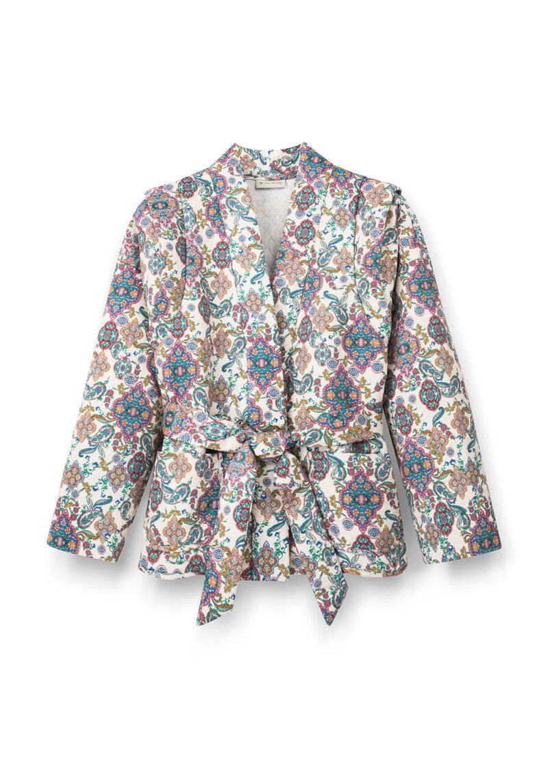 damska kurtka pikowana w orientalne wzory, kimonowy krój, kimonowa kurtka na wiosnę