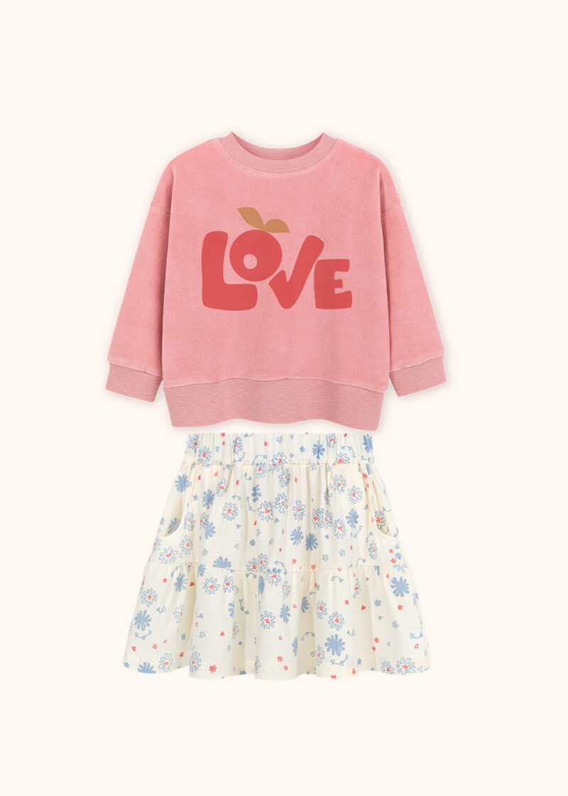 rózowa bluza frotowa dla dziewczynki, z nadrukiem love, bawełniana frota, spódniczka w kwiatki przed kolana, bawełniana, dzianionowa