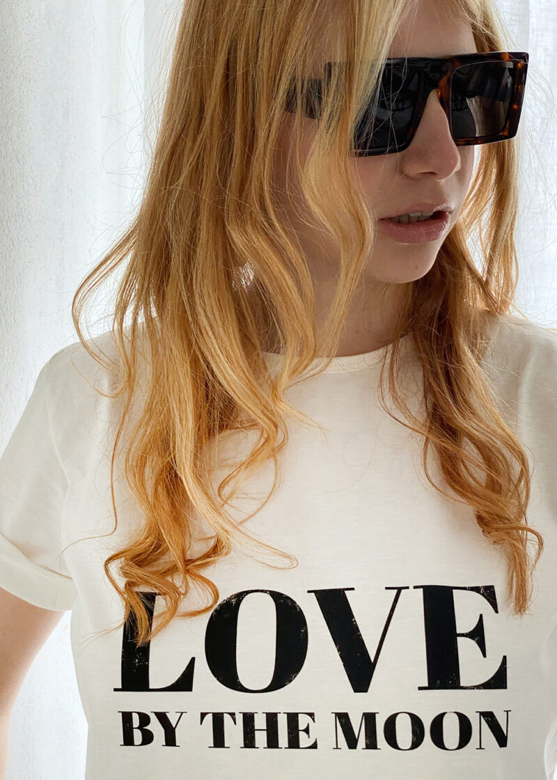bawełniany damski t-shirt z nadrukiem love by the moon