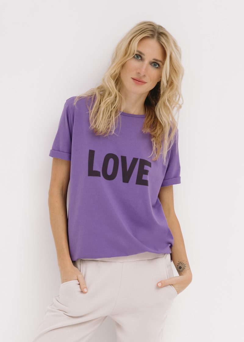 fioletowy damski t-shirt, koszulka, podkoszulek, z nadrukiem love, bawełniany, polska marka,
