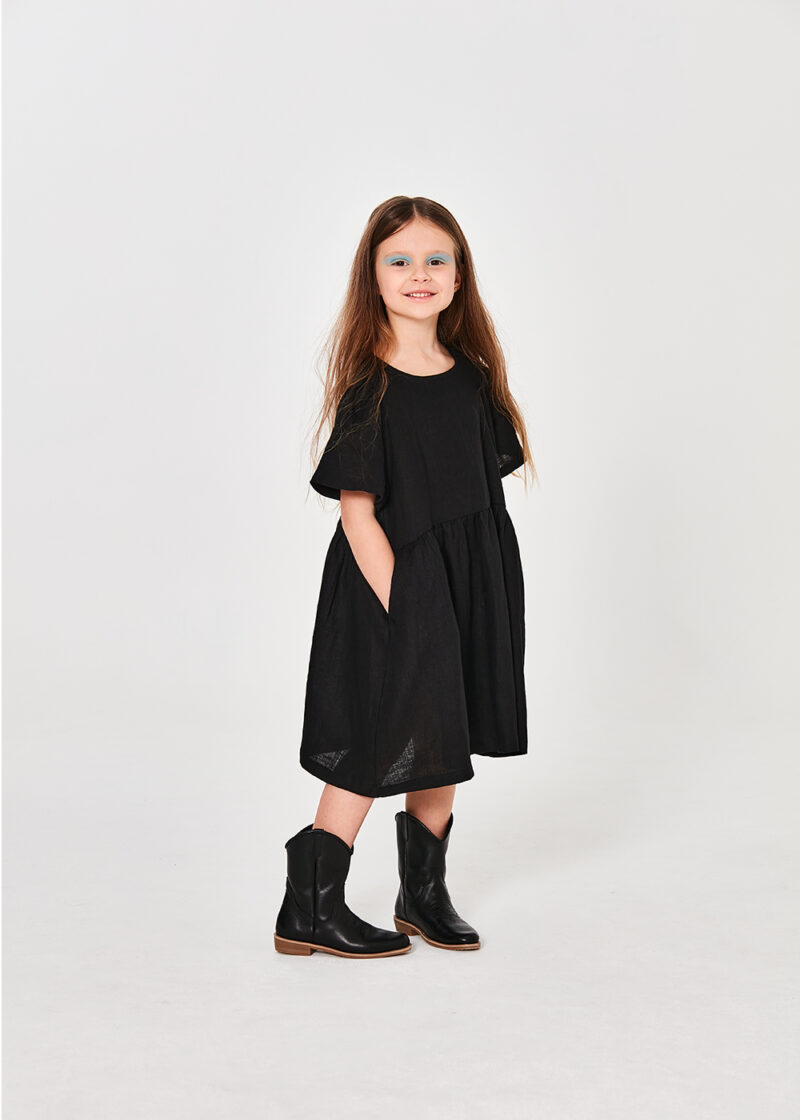 dziewczęca czarna lniana sukienka z krótkim rekawem, z lnu, za kolana, czarna