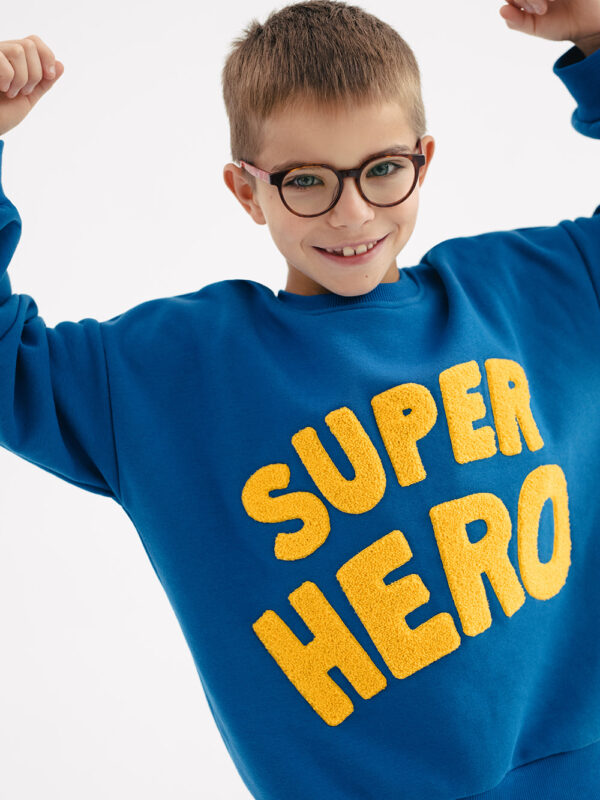 granatowa, niebieska bluza bawełniana, z bawełny, dla dziecka, chłopca, dziewczynki , z żółtym haftem, napisem Super hero, dla bohatera, haf chenille