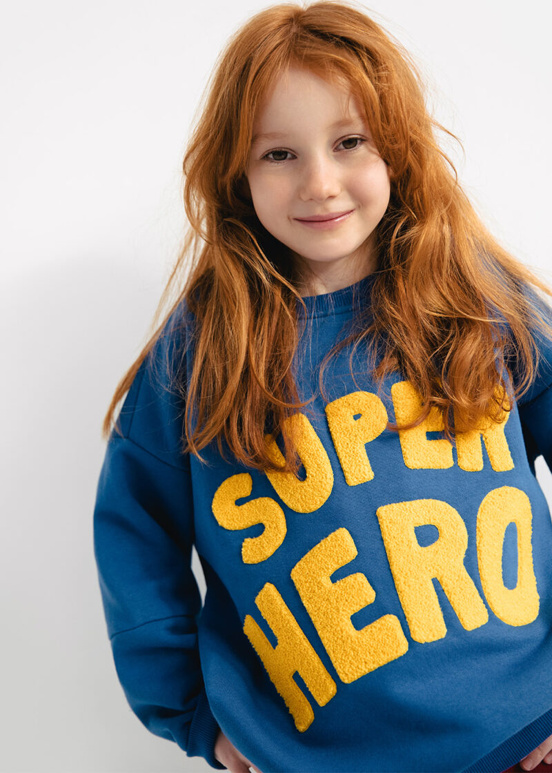 dziecięca , niebieska, granatowa bluza bawełniana z żółtym napisem super hero, unisex, polski produkt, polska marka, haft chenille,