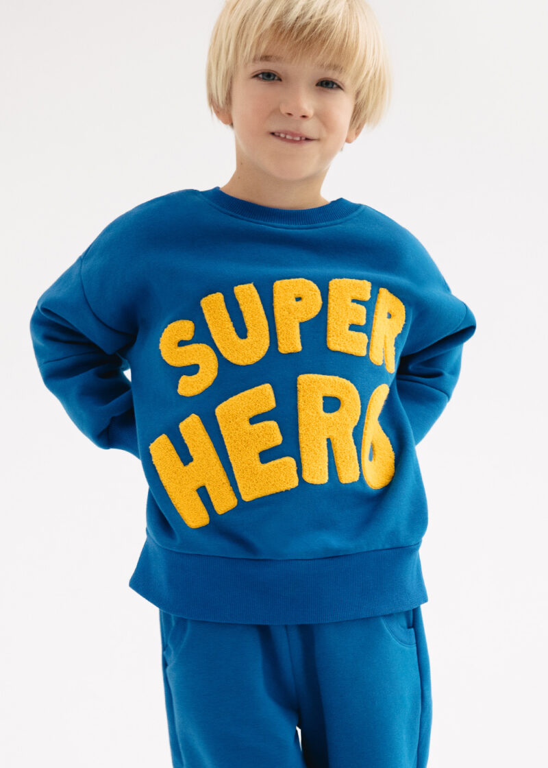 niebieska bluza dziecięca, dla dziecka, dla chłopca, z haftem chenille, super hero, dla bohatera, granatowa, bawełniana