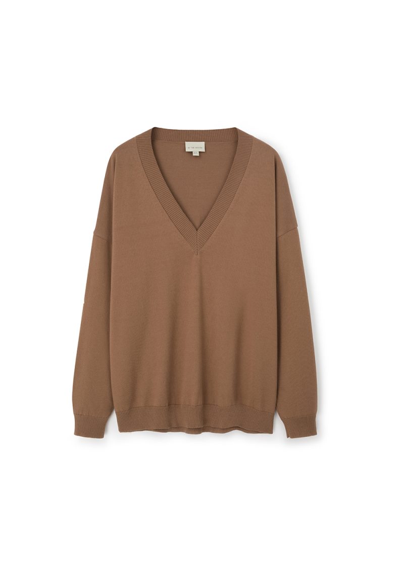 sweter mokka, damski, brązowy, modny, na lato, cienki, w serek, v dekolt, by the moon, bawełna organiczna