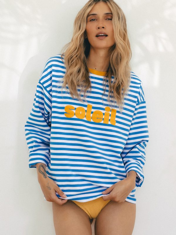 luźny, oversize longsleeve, koszulka, bluzka damska z długim rękawem, dzianinowa, bawełna, w paski niebieskie, z nadrukiem flock Soleil, by the moon