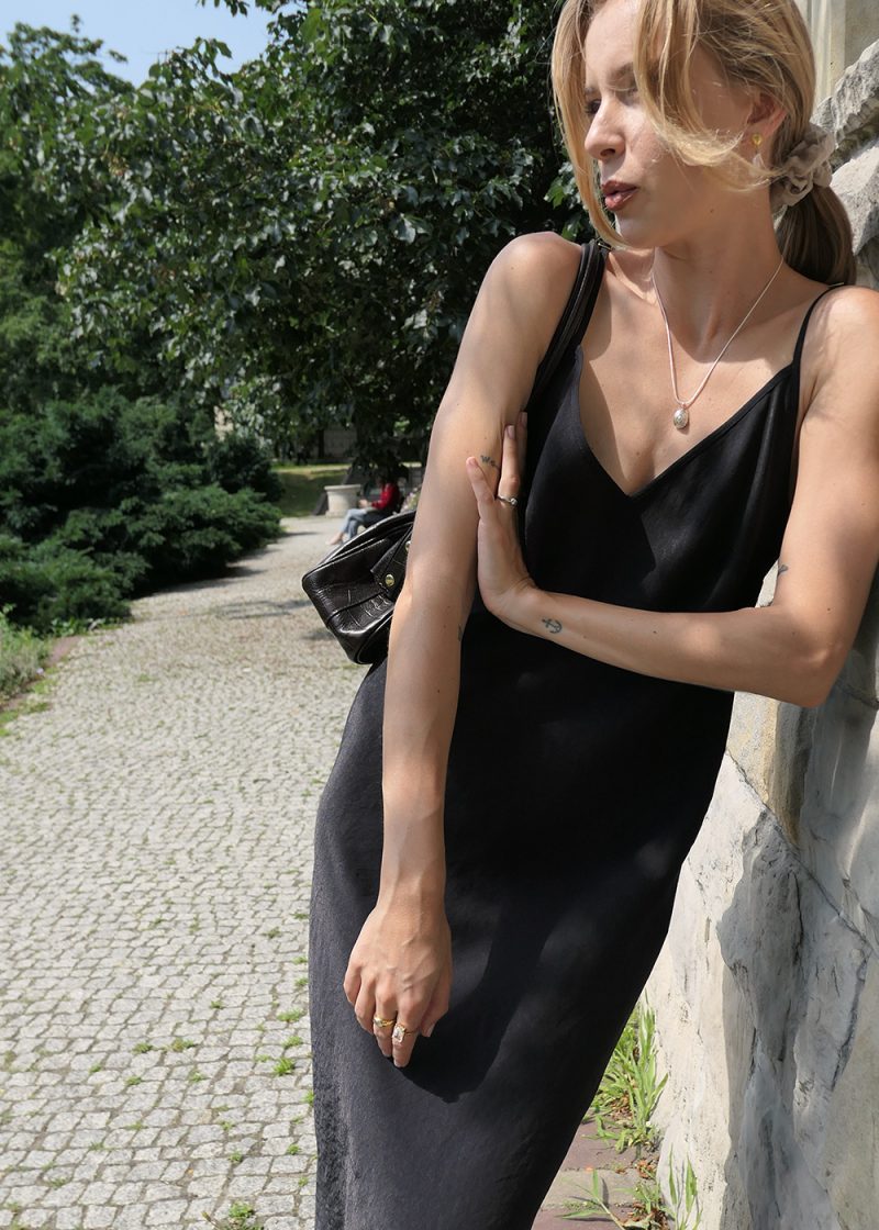 juliette noir, na ramiączkach, sukienka, długa, midi, wiskoza