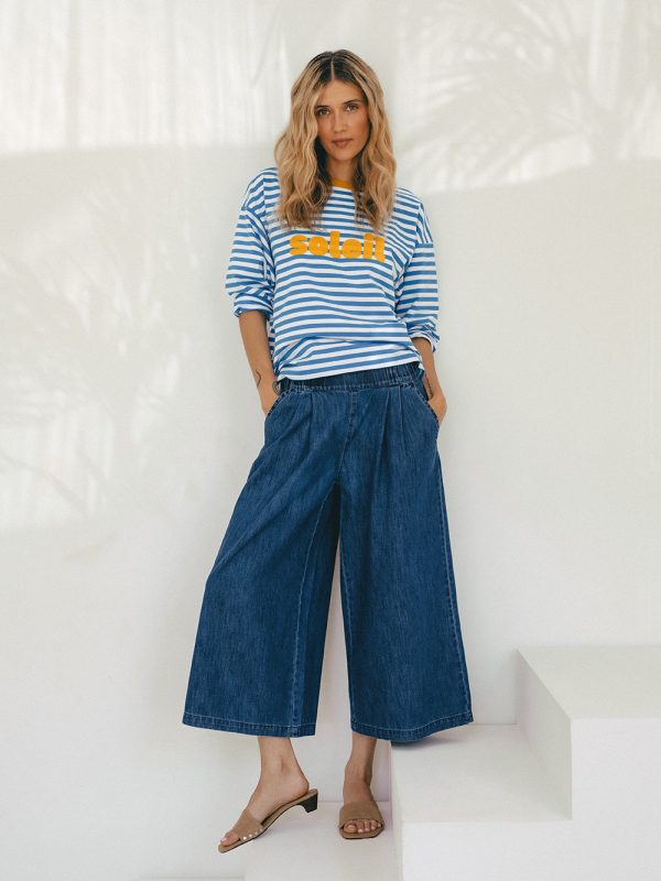 damskie kuloty denimowe, z denimu, jeansowe, dżinsowe, jeans, na gumke, szerokie nogawki, longsleeve, bluzka z napisem soleil, w paseczki, paski niebiesko-białe