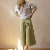 zielone kuloty, khaki, damskie, szerokie nogawki, z bawełny, szara bluza z napisem love, damska, bawełniana